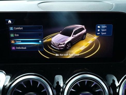 Used 2024 Mercedes-Benz GLB 250 image 21