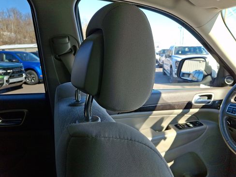 Used 2011 Jeep Grand Cherokee Laredo image 13