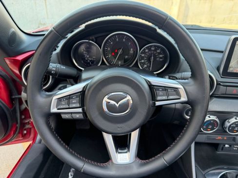 Used 2016 MAZDA MX-5 Miata Grand Touring RWD image 11