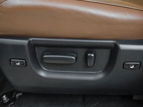 Used 2019 Toyota Sequoia Platinum AWD/4WD image 30