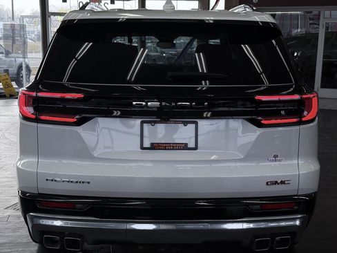 Used 2024 GMC Acadia Denali image 12