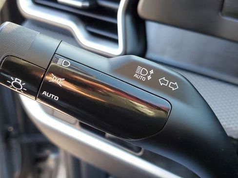 Used 2023 Kia Sportage LX image 11