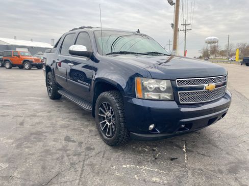 Used 2008 Chevrolet Avalanche LTZ w/ LTZ Preferred Equipment Group image 3