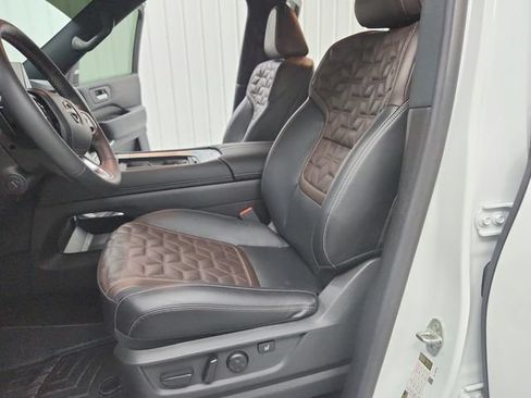 Used 2025 Nissan Armada Platinum Reserve AWD/4WD image 19