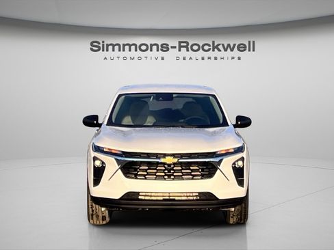 New 2026 Chevrolet Trax LS image 2