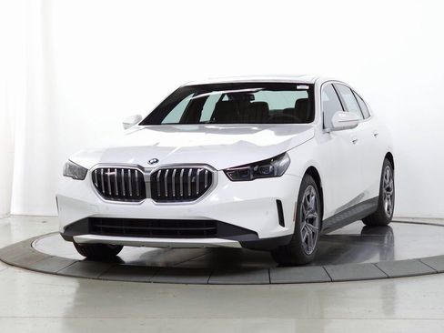 Used 2026 BMW i5 eDrive40 image 3