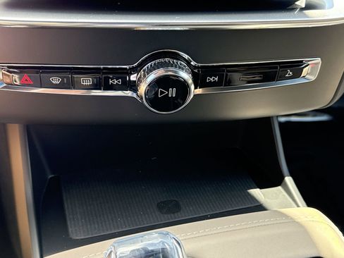 New 2026 Volvo XC90 B6 Core w/ Protection Package image 30