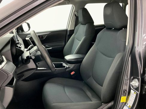 Used 2022 Toyota RAV4 LE image 19
