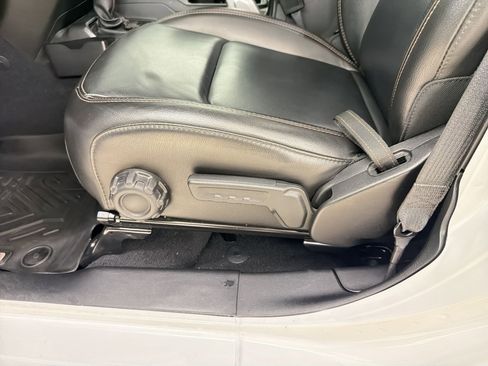 Used 2021 Jeep Wrangler Unlimited Rubicon w/ Trailer Tow Package image 12