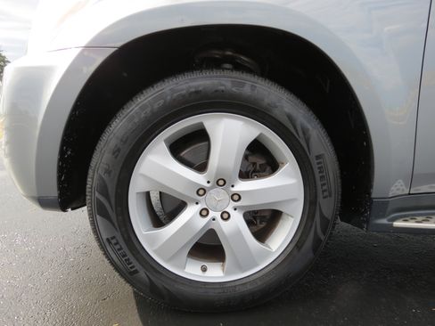 Used 2010 Mercedes-Benz GL 450 4MATIC image 41