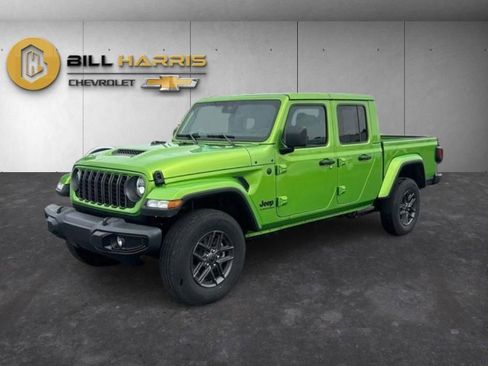 Used 2025 Jeep Gladiator Sport AWD/4WD image 1