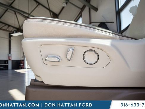 Used 2024 GMC Yukon XL Denali AWD/4WD image 19