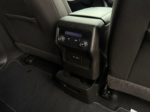 Used 2020 GMC Acadia SLE FWD image 26