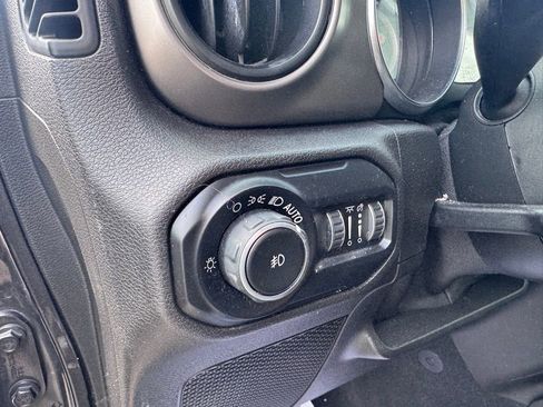 Used 2019 Jeep Wrangler Unlimited Sport S AWD/4WD image 11