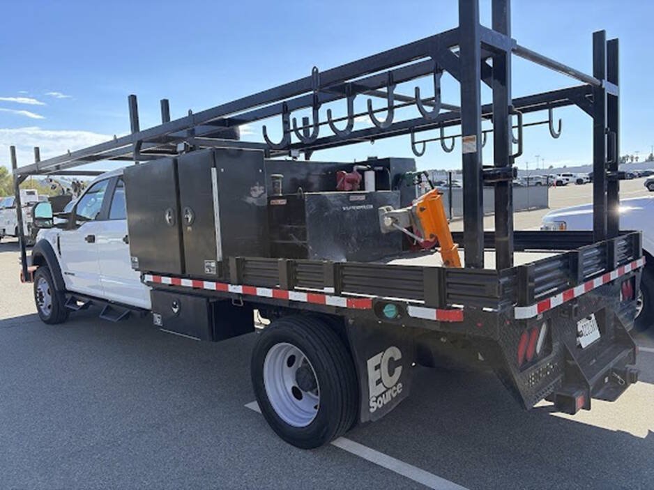 Used 2022 Ford F550 4x4 Crew Cab Super Duty w/ Power Equipment Group image 5