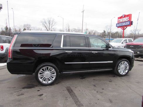 Used 2018 Cadillac Escalade ESV Platinum image 4