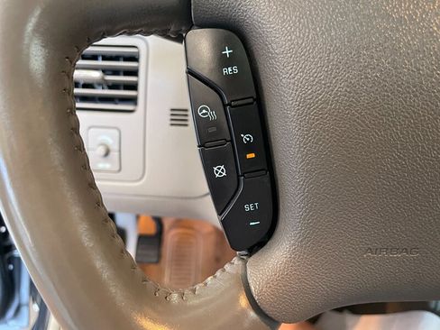 Used 2009 Buick Lucerne CXL w/ Driver Confidence Package FWD image 11