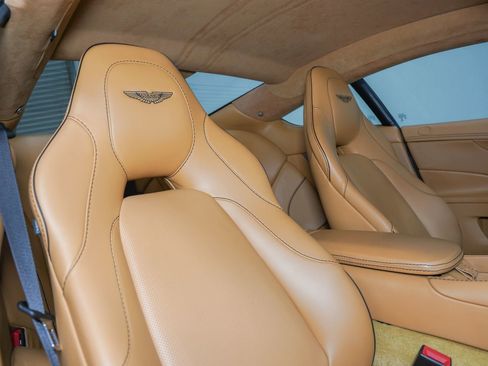 Used 2017 Aston Martin Vanquish Coupe image 29