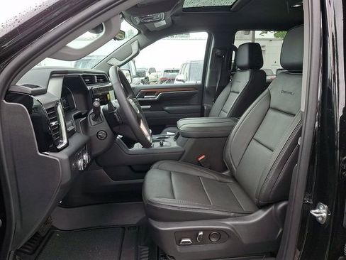 Used 2023 GMC Sierra 1500 Denali w/ Technology Package AWD/4WD image 9