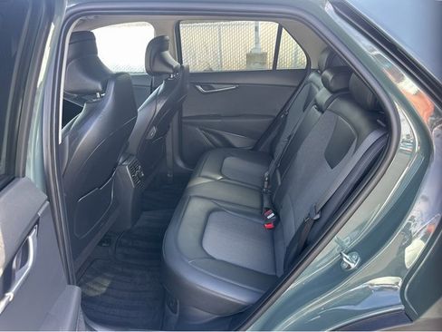 Certified 2025 Kia Niro EX image 16