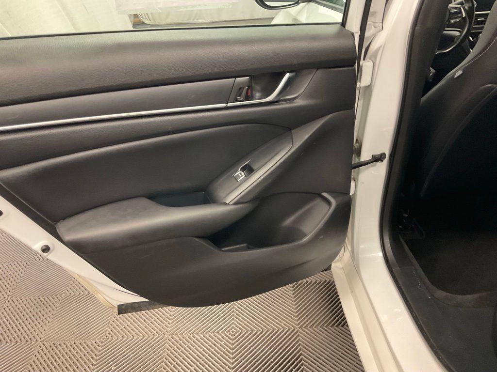 Used 2022 Honda Accord Sport image 32