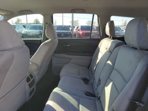 Used 2021 Honda Pilot EX image 17