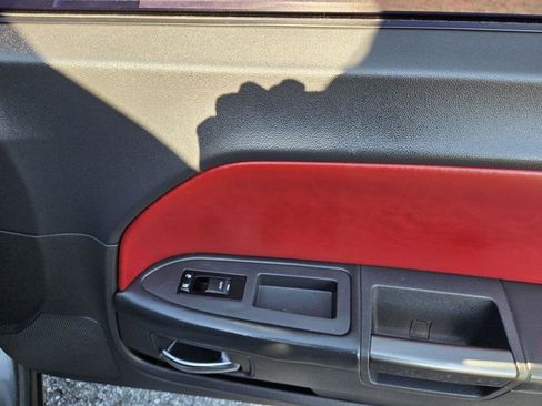 Used 2012 Dodge Challenger SXT RWD image 14