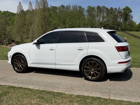 Used 2017 Audi Q7 3.0T Premium Plus image 4