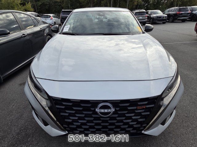 Used 2025 Nissan Altima 2.5 SR FWD image 7