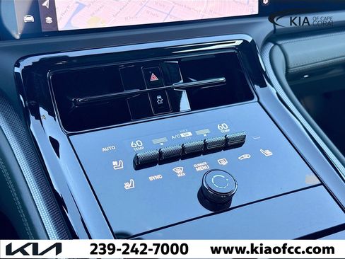 Used 2025 Porsche Panamera 4 image 35