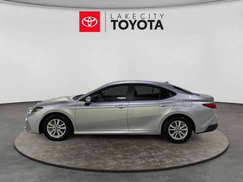 Used 2025 Toyota Camry LE FWD image 3