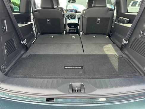 Used 2026 Nissan Armada PRO-4X w/ Captain's Chari Seat Package AWD/4WD image 11