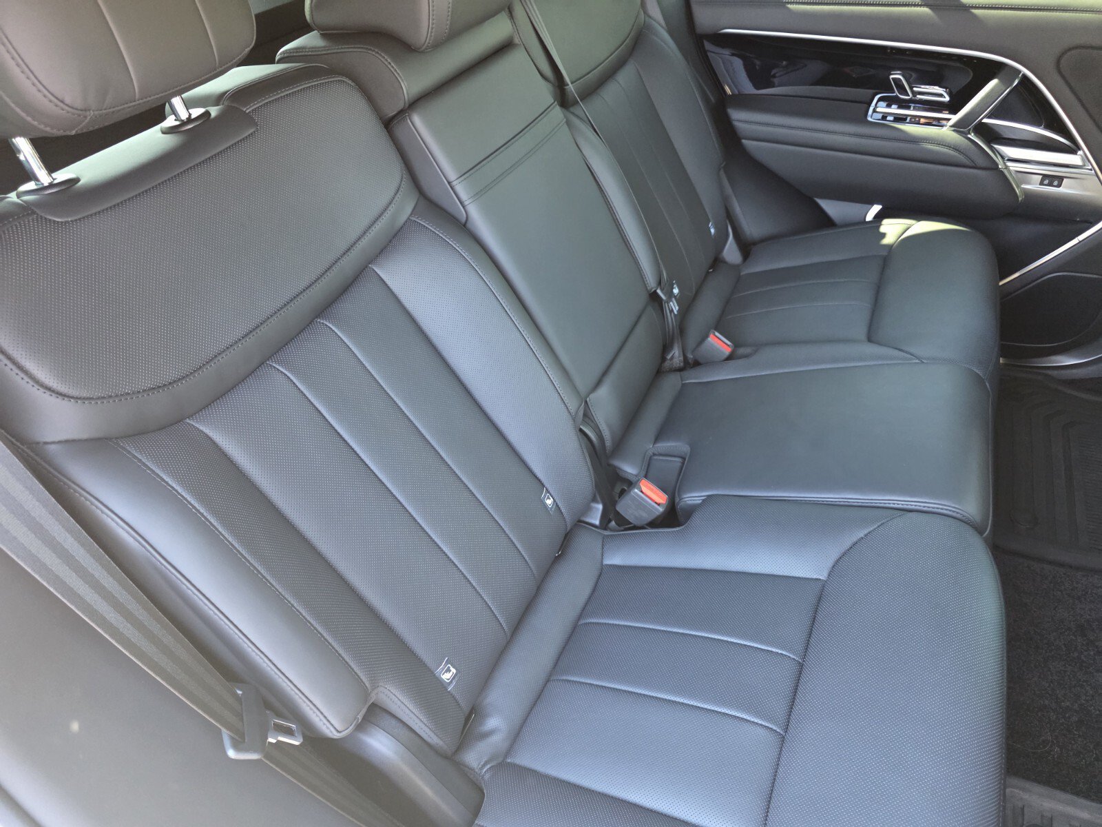 Used 2024 Land Rover Range Rover SE AWD/4WD image 23