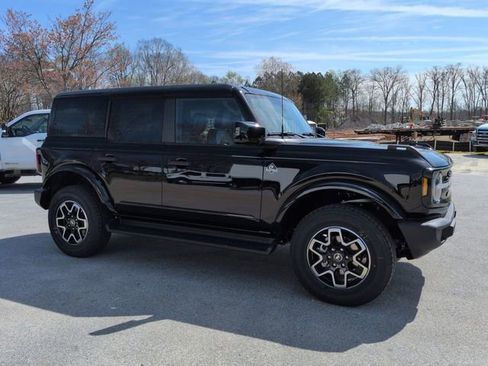 New 2026 Ford Bronco Outer Banks image 2