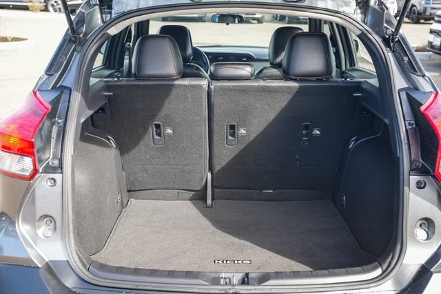 Used 2018 Nissan Kicks SR w/ Premium Package FWD image 28