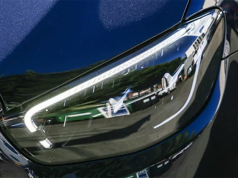 Used 2022 Mercedes-Benz E 350 Sedan image 7