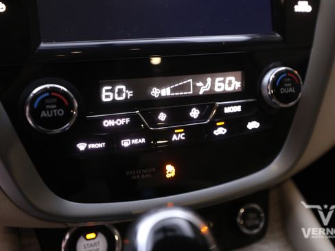 Used 2019 Nissan Murano SV image 41