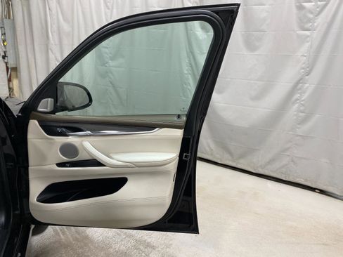 Used 2018 BMW X5 M image 25
