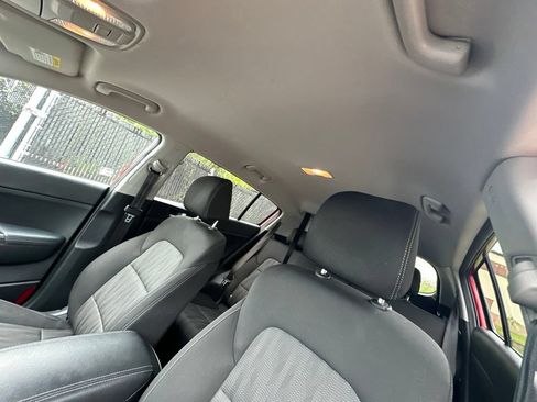 Used 2020 Kia Sportage LX AWD/4WD image 12