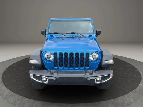 Used 2023 Jeep Gladiator Sport AWD/4WD image 8