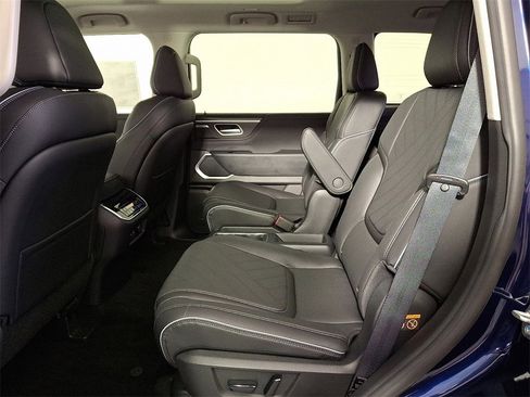 New 2026 INFINITI QX80 Luxe image 11