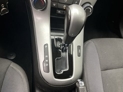 Used 2013 Chevrolet Cruze LT image 18