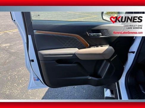 New 2026 GMC Canyon Denali AWD/4WD image 14