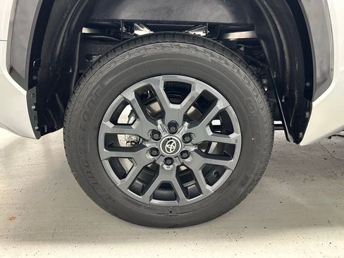 Used 2025 Toyota Tundra Platinum AWD/4WD image 70