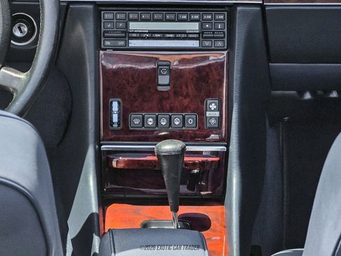 Used 1988 Mercedes-Benz 560 SL image 43