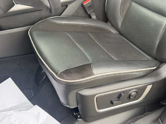 Used 2026 RAM 1500 Laramie AWD/4WD image 14