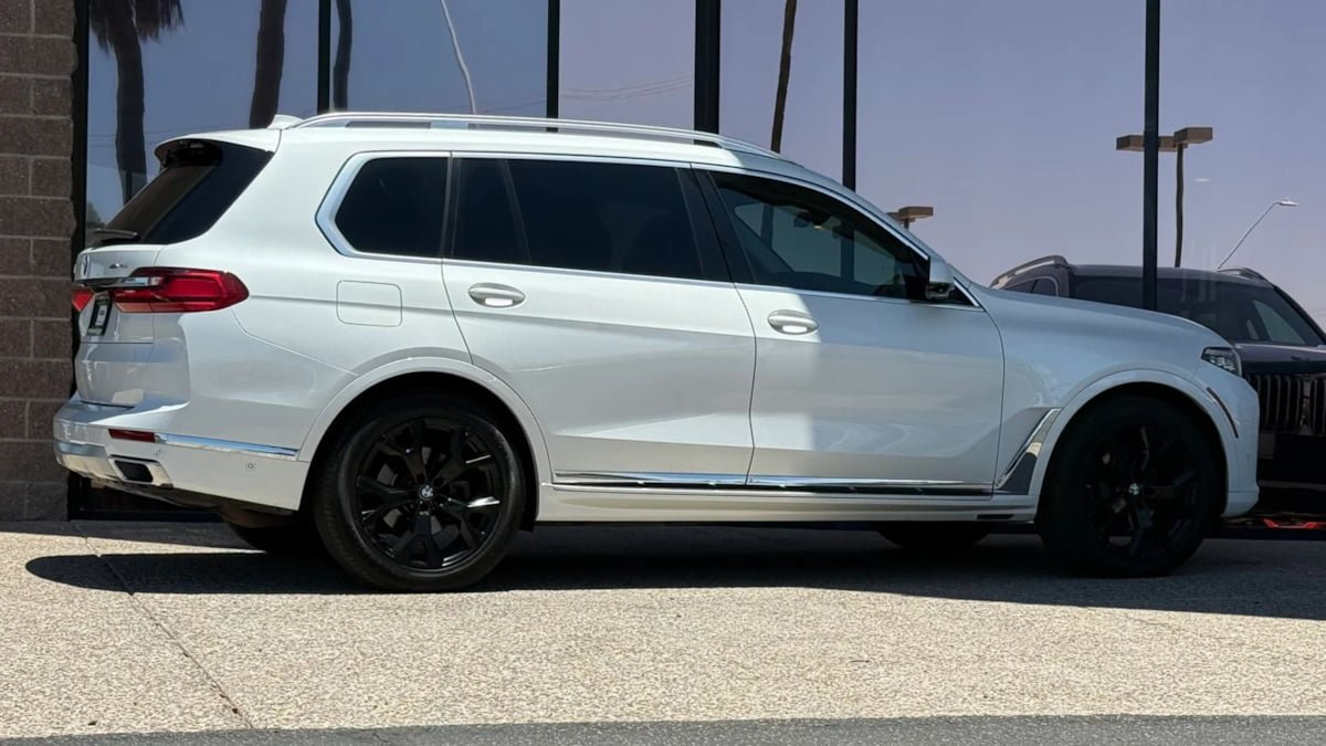 Used 2021 BMW X7 xDrive40i w/ Premium Package AWD/4WD image 13