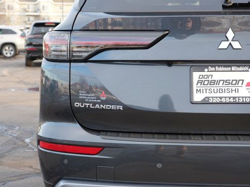 New 2026 Mitsubishi Outlander SE image 10