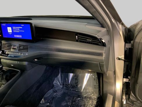 Used 2023 Lexus LS 500 AWD w/ Interior Upgrade Package image 19