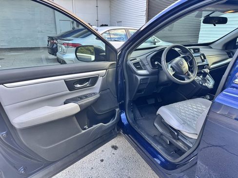 Used 2017 Honda CR-V LX image 4